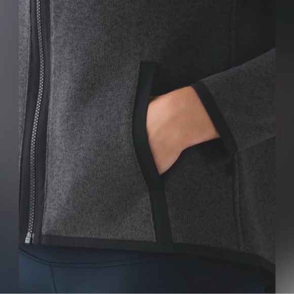 NWOT Lululemon it’s fleecing cold full zip jacket, size 10 - Picture 3 of 8